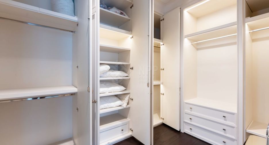For sale 3 bedrooms apartment in Pathum Wan, Bangkok