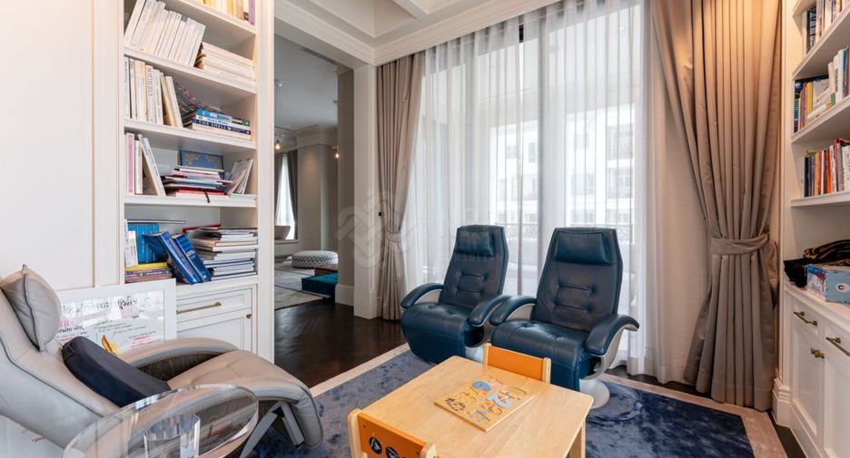 For sale 3 bedrooms apartment in Pathum Wan, Bangkok