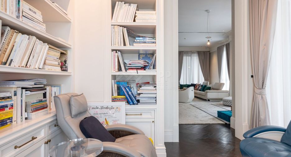 For sale 3 bedrooms apartment in Pathum Wan, Bangkok