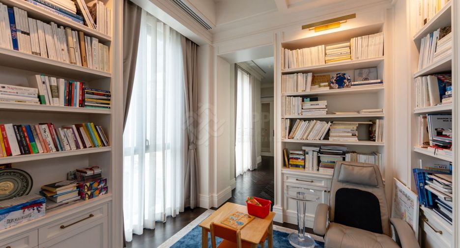 For sale 3 bedrooms apartment in Pathum Wan, Bangkok