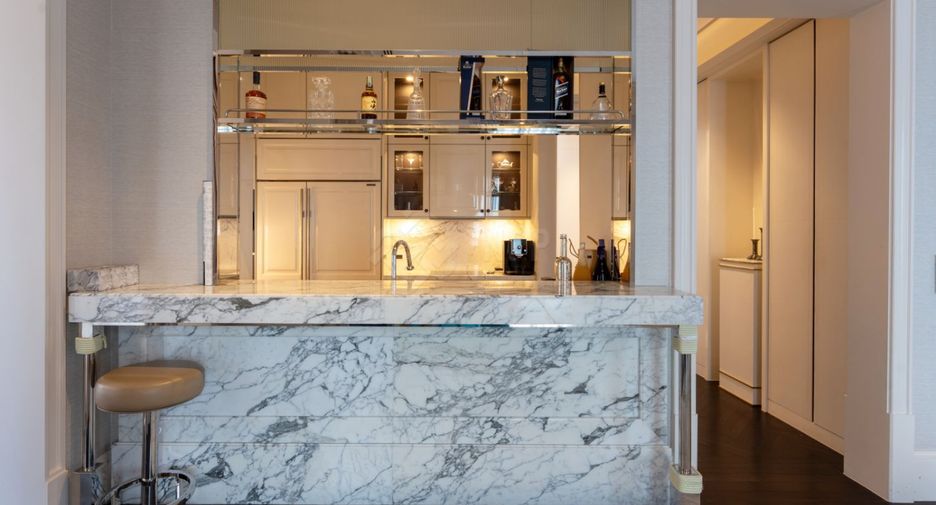 For sale 3 bedrooms apartment in Pathum Wan, Bangkok