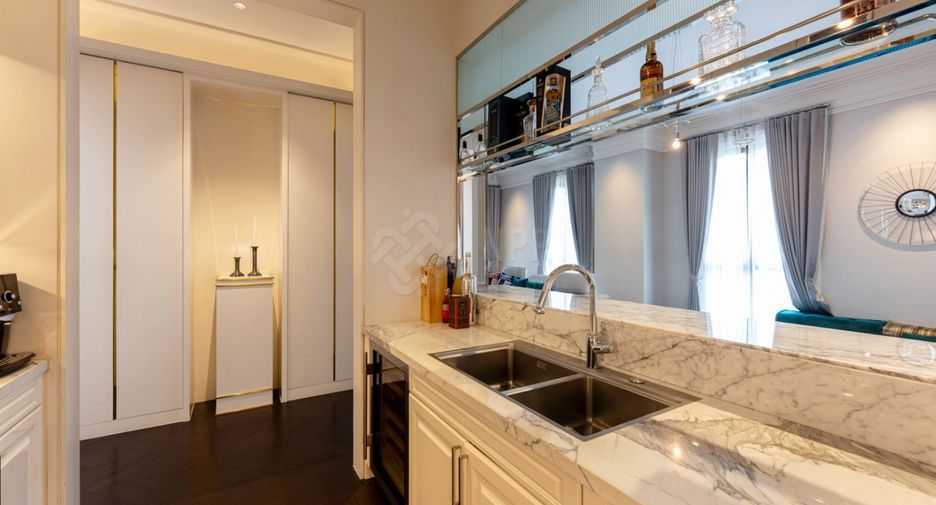 For sale 3 bedrooms apartment in Pathum Wan, Bangkok