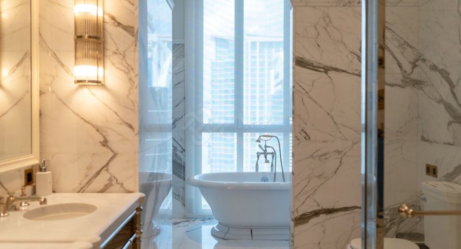 For sale 3 bedrooms apartment in Pathum Wan, Bangkok