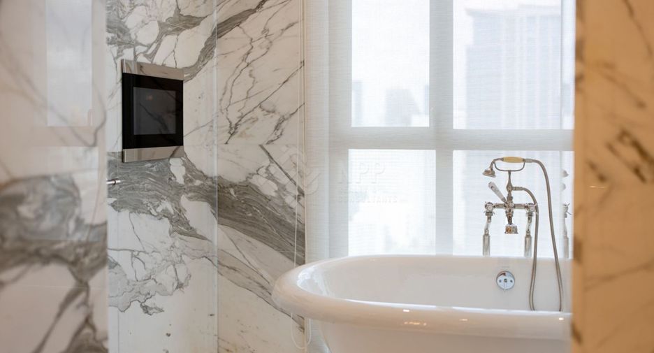 For sale 3 bedrooms apartment in Pathum Wan, Bangkok