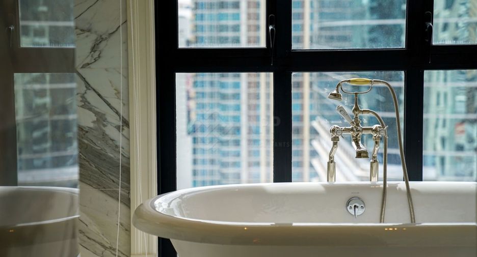For sale 3 bedrooms apartment in Pathum Wan, Bangkok