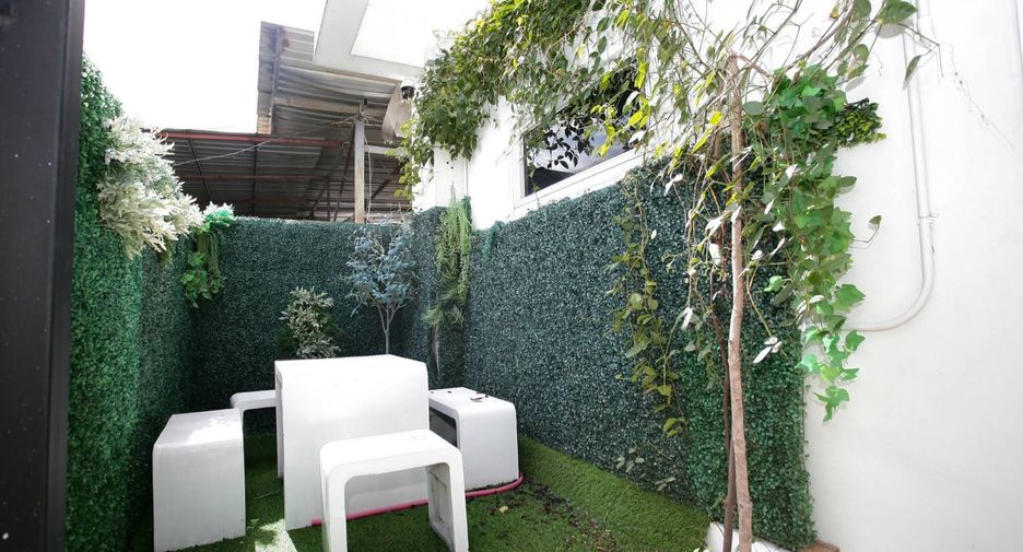 For rent retail Space in Prawet, Bangkok