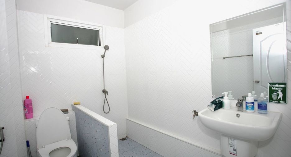 For rent retail Space in Prawet, Bangkok
