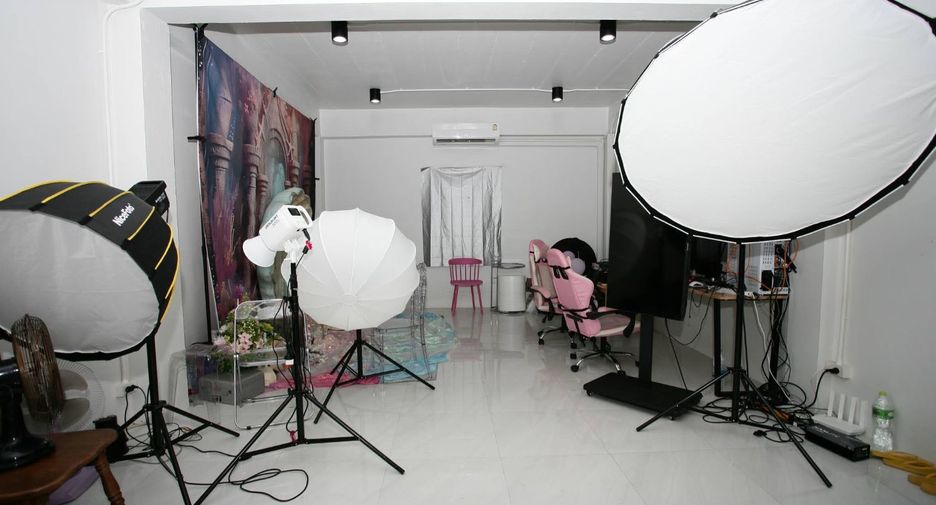 For rent retail Space in Prawet, Bangkok