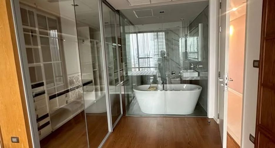 For rent 2 bedrooms condo in Sathon, Bangkok