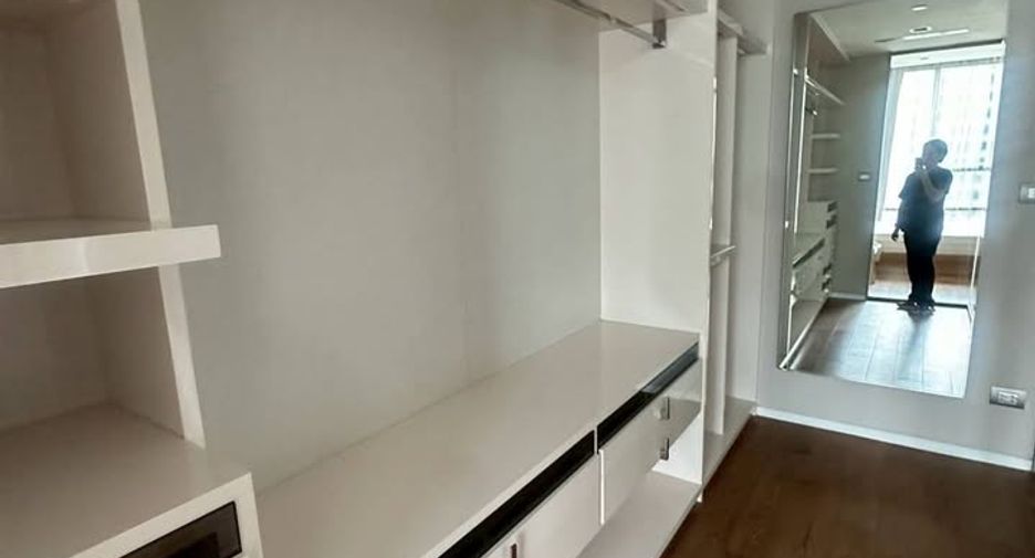 For rent 2 bedrooms condo in Sathon, Bangkok