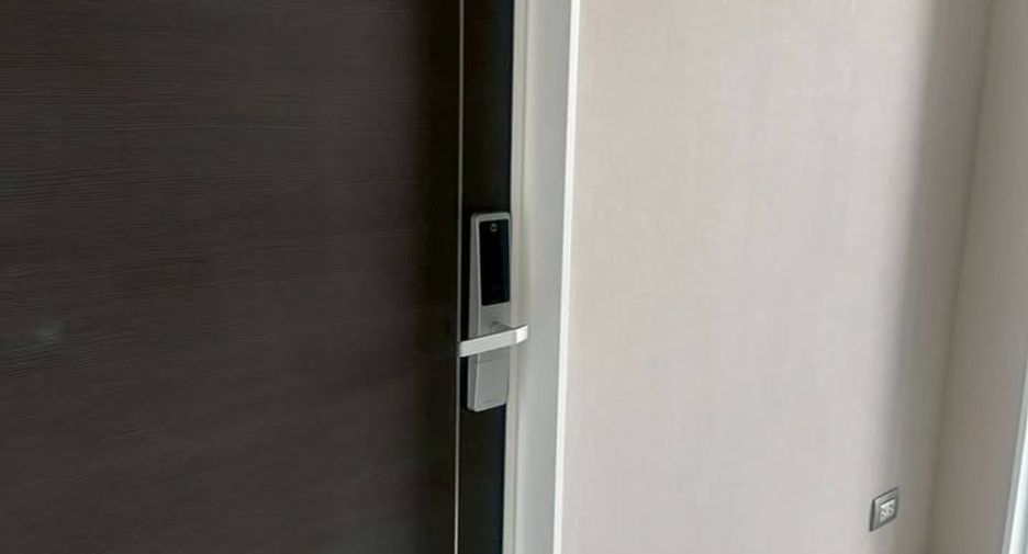 For rent 2 bedrooms condo in Sathon, Bangkok