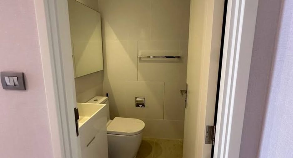 For rent 2 bedrooms condo in Sathon, Bangkok