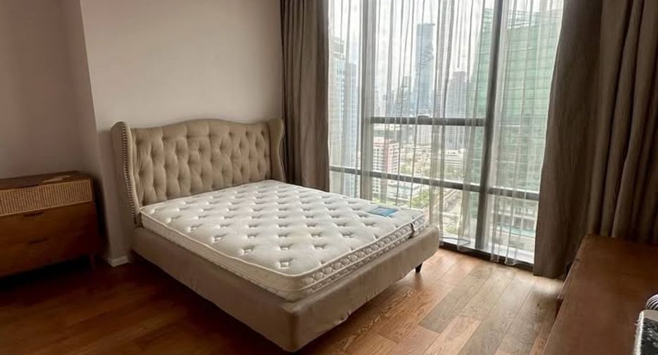 For rent 2 bedrooms condo in Sathon, Bangkok