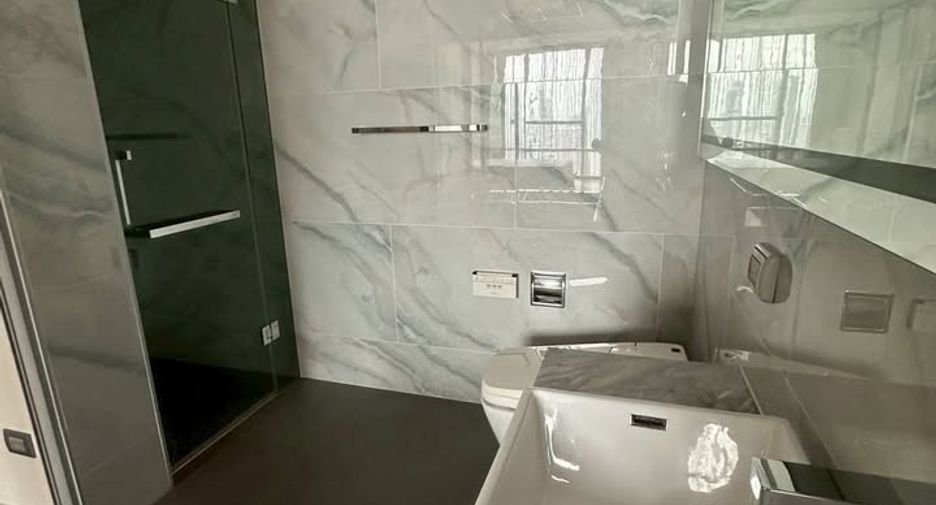 For rent 2 bedrooms condo in Sathon, Bangkok