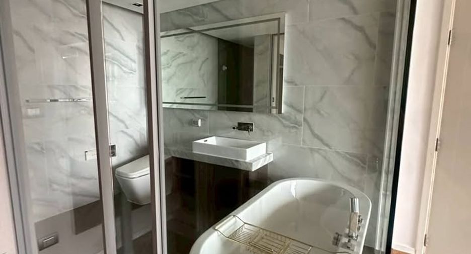 For rent 2 bedrooms condo in Sathon, Bangkok