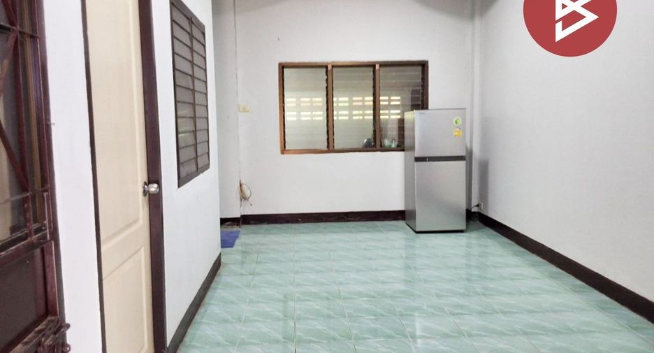 For sale 2 bedrooms townhouse in Mueang Uttaradit, Uttaradit