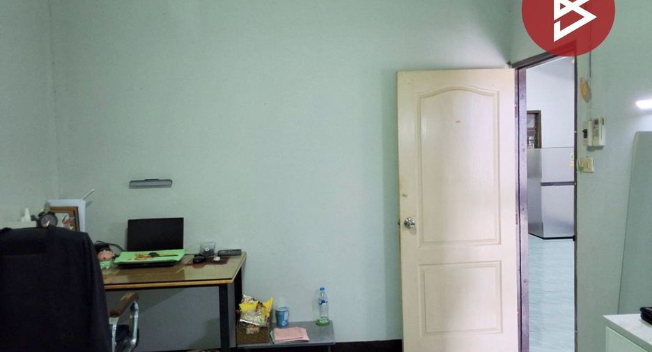 For sale 2 bedrooms townhouse in Mueang Uttaradit, Uttaradit