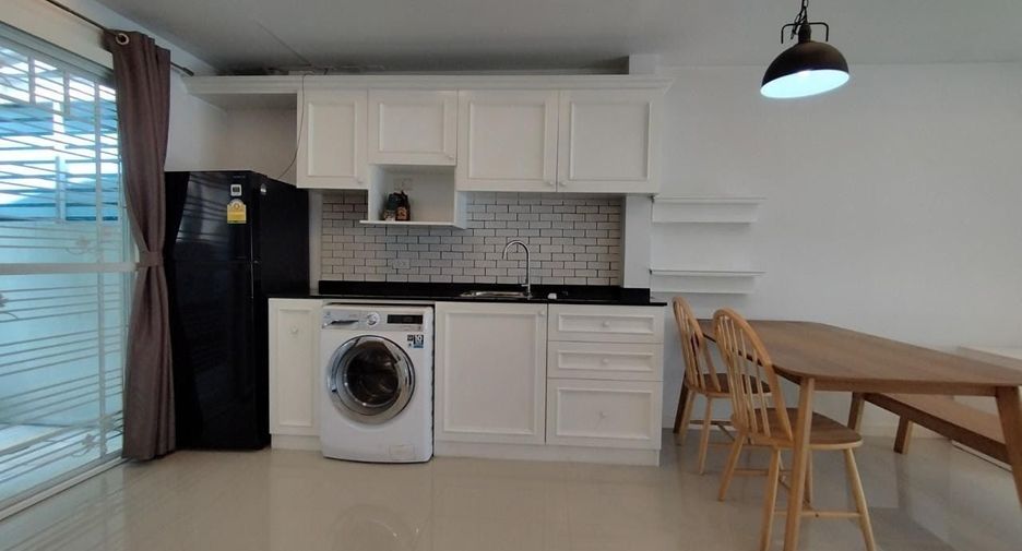 Reihenhaus zur Miete mit 2 Zimmer in Bang Phli, Samut Prakan
