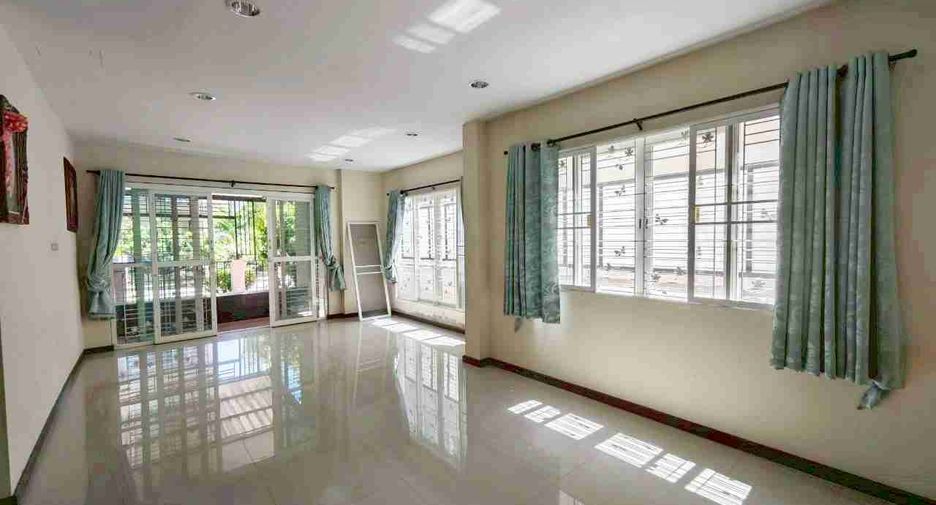 Casa en alquiler y en venta de 3 habitaciones en Thanyaburi, Pathum Thani