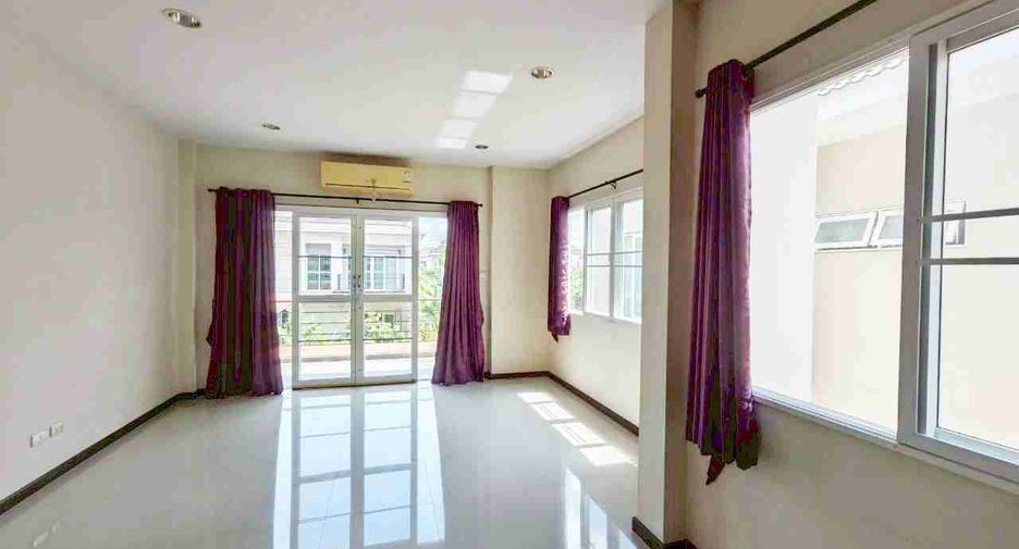 Casa en alquiler y en venta de 3 habitaciones en Thanyaburi, Pathum Thani