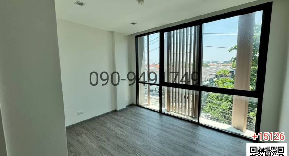 For rent 3 bedrooms townhouse in Lat Phrao, Bangkok