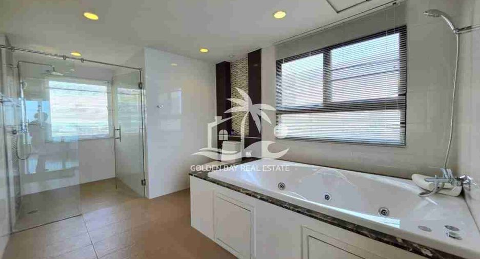 For rent 3 bedrooms condo in Bang Lamung, Chonburi