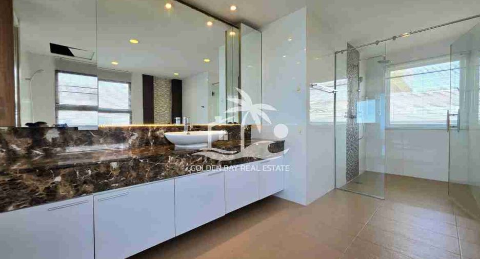 For rent 3 bedrooms condo in Bang Lamung, Chonburi