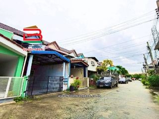 Casa adosada en alquiler y en venta de 2 habitaciones en Khlong Sam Wa, Bangkok