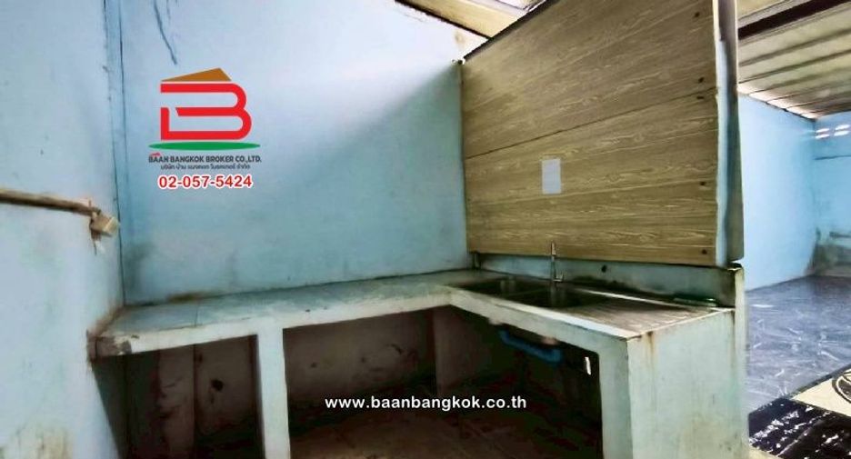 For rent and for sale 2 bedrooms townhouse in Khlong Sam Wa, Bangkok