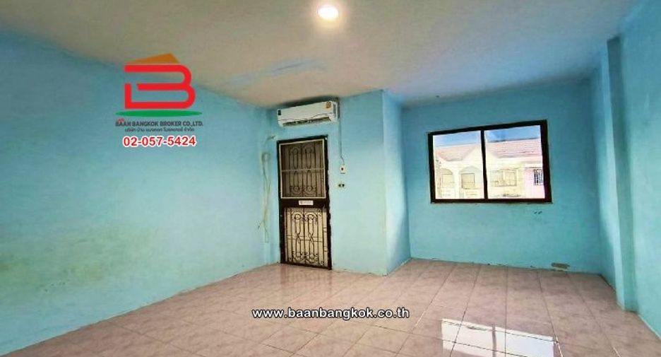 For rent and for sale 2 bedrooms townhouse in Khlong Sam Wa, Bangkok