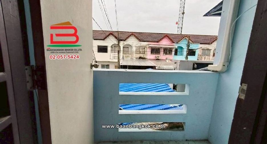 For rent and for sale 2 bedrooms townhouse in Khlong Sam Wa, Bangkok