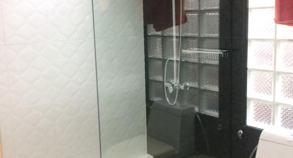 For rent そして for sale retail Space in Khlong Toei, Bangkok