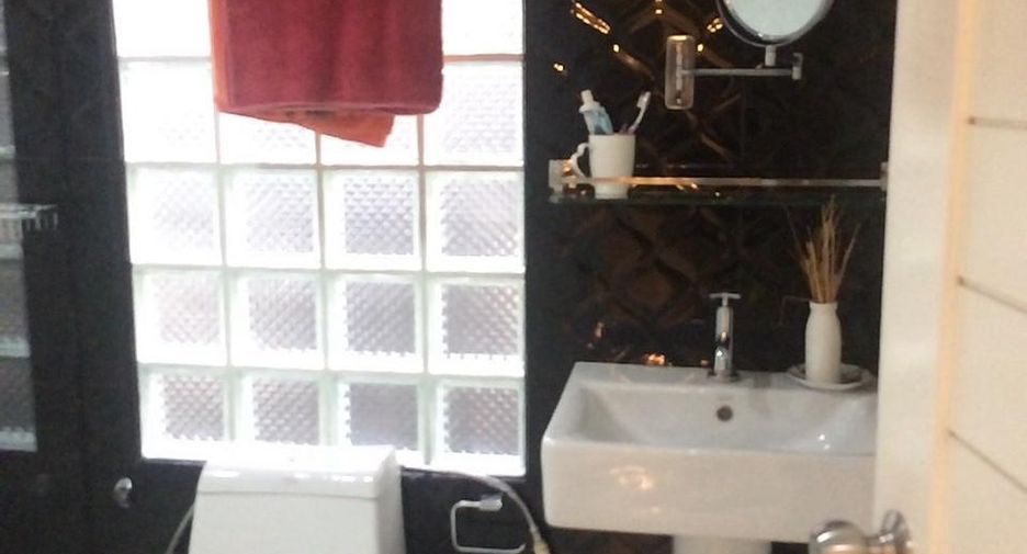 For rent そして for sale retail Space in Khlong Toei, Bangkok