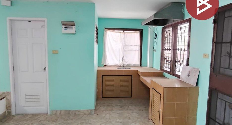 For sale 3 bedrooms townhouse in Phan Thong, Chonburi