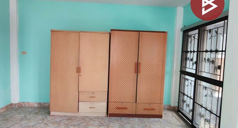 For sale 3 bedrooms townhouse in Phan Thong, Chonburi