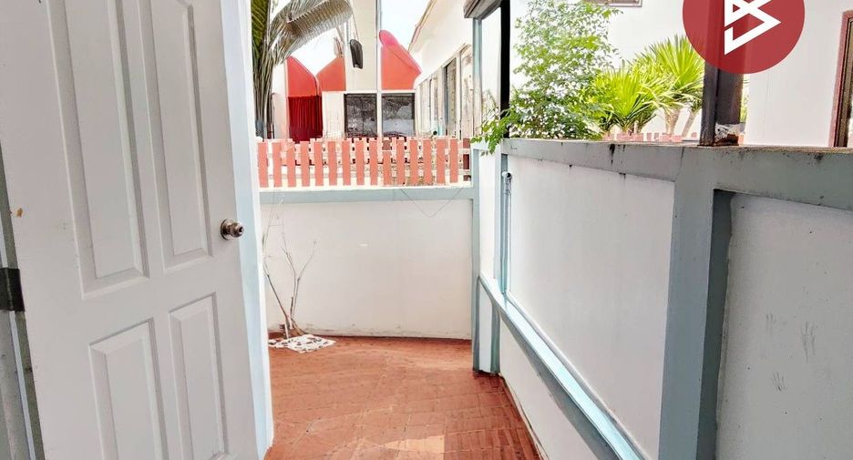 For sale 3 bedrooms townhouse in Phan Thong, Chonburi