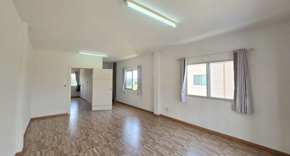 For sale 2 bedrooms townhouse in Bang Lamung, Chonburi