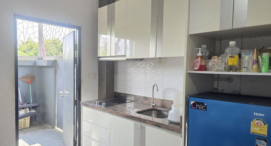 For sale 2 bedrooms townhouse in Bang Lamung, Chonburi