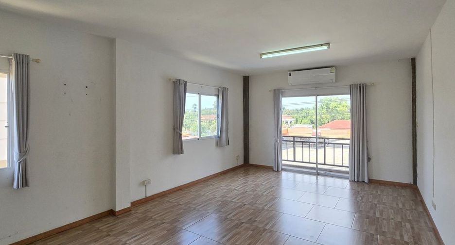 For sale 2 bedrooms townhouse in Bang Lamung, Chonburi