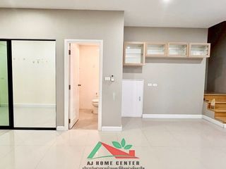 For sale 3 bedrooms townhouse in Bang Khen, Bangkok