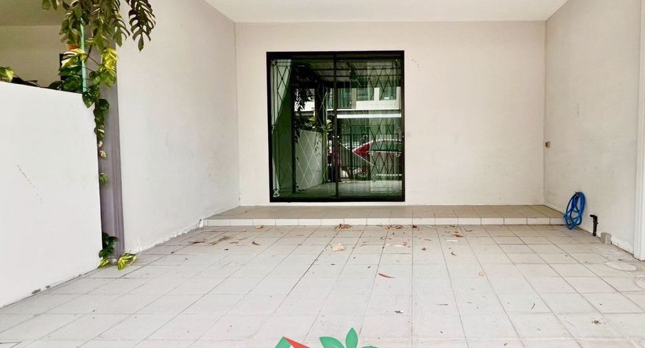 Reihenhaus zum Kauf mit 3 Zimmer in Bang Khen, Bangkok