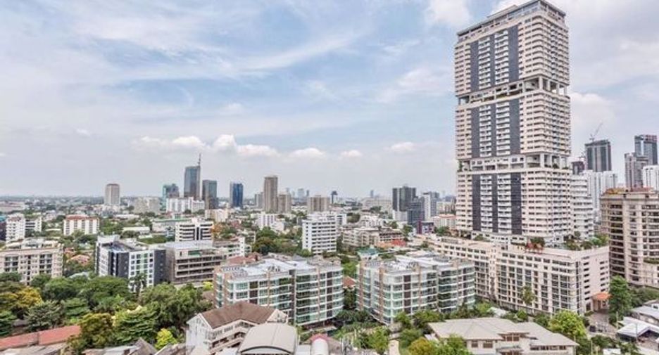 For sale 2 bedrooms condo in Khlong Toei, Bangkok