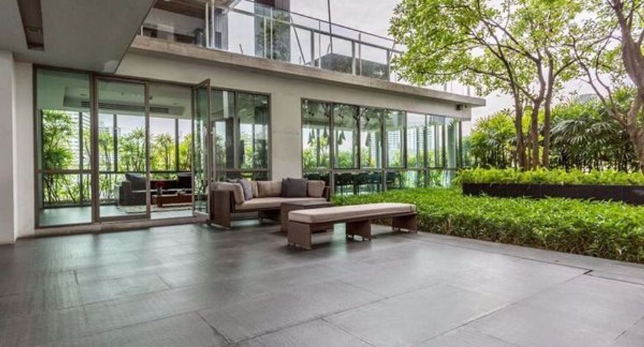 For sale 2 bedrooms condo in Khlong Toei, Bangkok