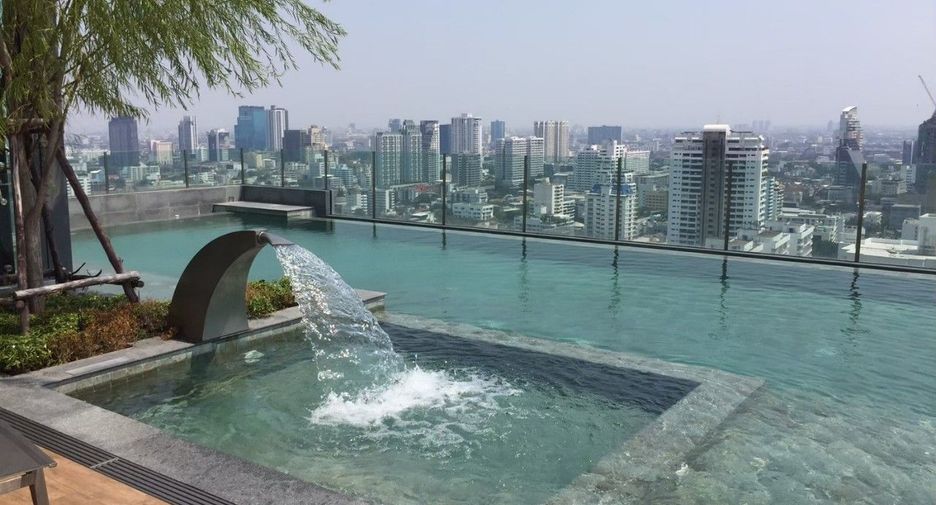 For sale 2 bedrooms condo in Khlong Toei, Bangkok