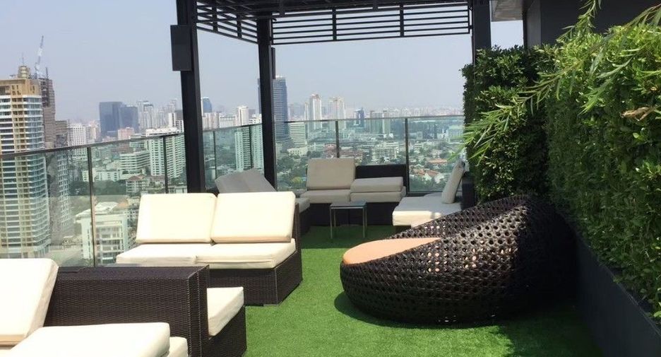 For sale 2 bedrooms condo in Khlong Toei, Bangkok