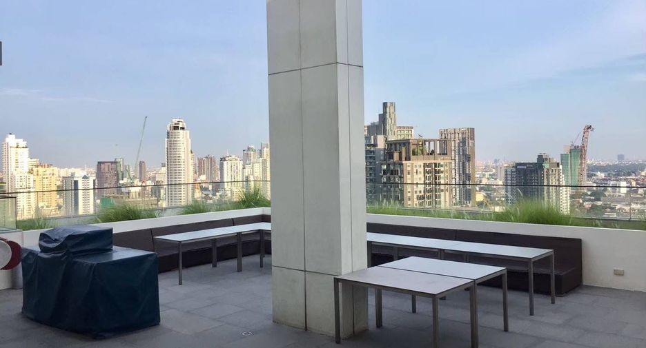 For sale 2 bedrooms condo in Khlong Toei, Bangkok