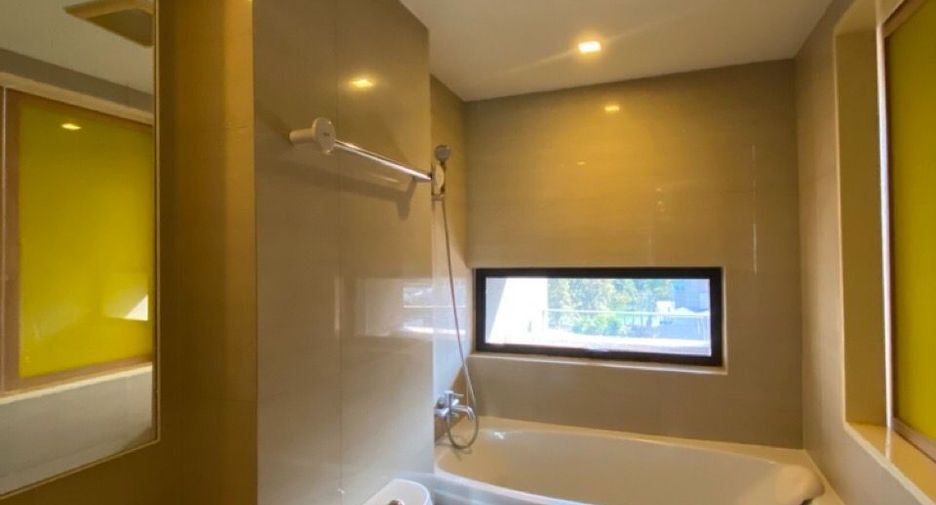 For sale 1 bed condo in Pathum Wan, Bangkok