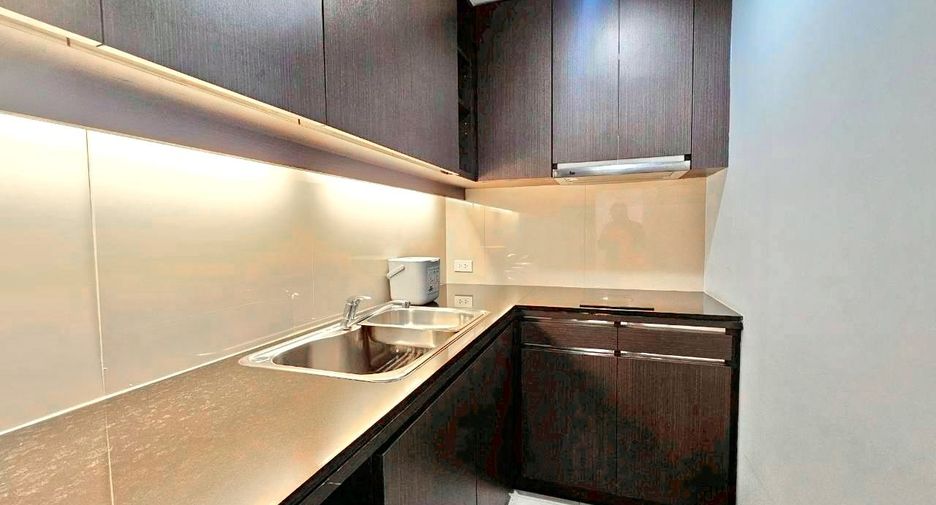 À louer 1 chambre appartement avec services à Khlong Toei, Bangkok