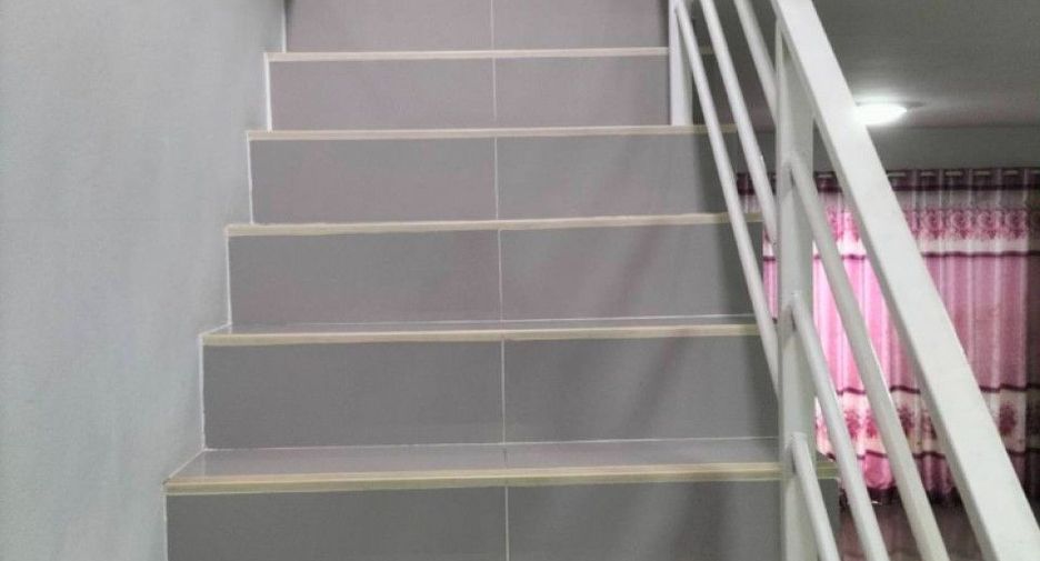 For sale 2 bedrooms townhouse in Mueang Chon Buri, Chonburi