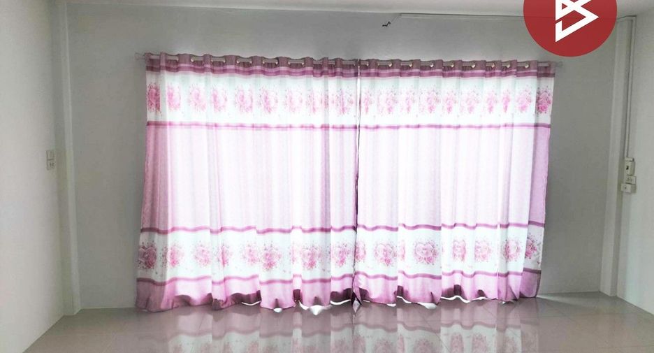 For sale 2 bedrooms townhouse in Mueang Chon Buri, Chonburi